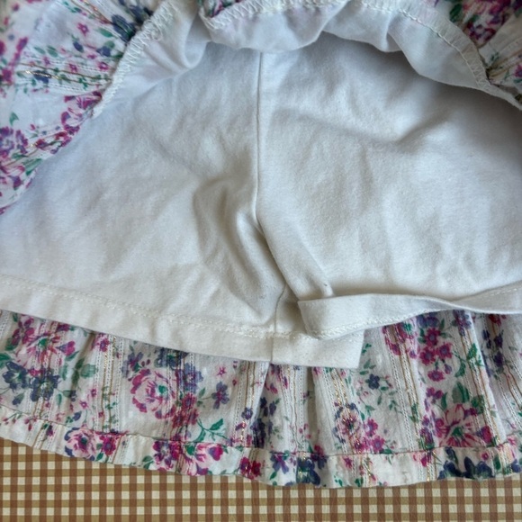 Floral ruffles skirt with built in shorts. Girl size 7 - Picture 7 of 12
